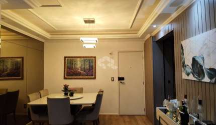 APARTAMENTO SEMIMOBILIADO COM 3 QUARTOS 1 SUITE E VAGA DE GARAGEM NO CENTRO DE FLORIANÓPOLIS