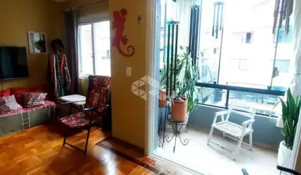 Apartamento de 02 dormitórios no centro de Garibaldi!