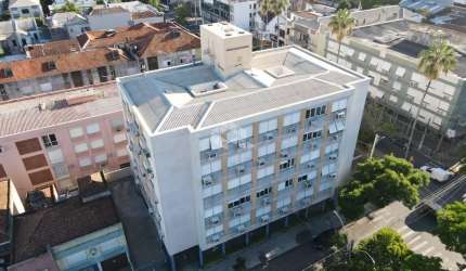 Amplo apartamento na Avenida Bastian!