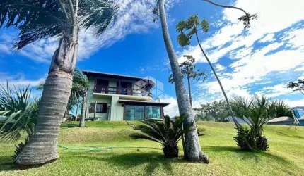 Casa à venda com vista para o mar em Garopaba