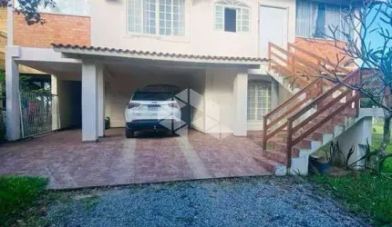 Excelente oportunidade de uma casa  com 05 suítes ,muito bem localizada na Praia do Rosa