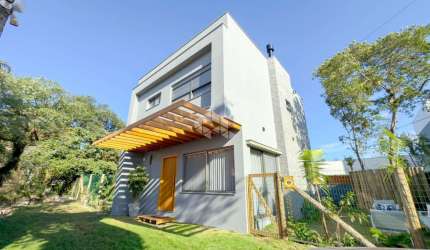 CASA À VENDA EM CONDOMÍNIO NA PRAIA DA FERRUGEM