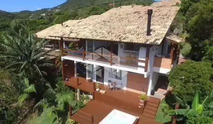 Casa em Condomínio no Morro da Ferrugem