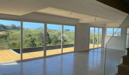 Casa à venda de Alto Padrão no bairro Ferraz, em Garopaba