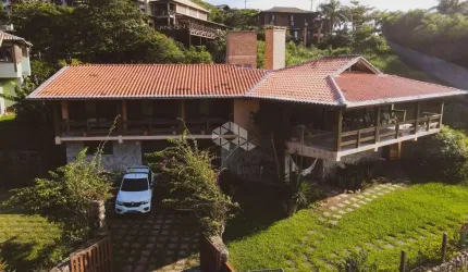 Casa à venda  Pé na areia na praia da Vigia, com vista Panorâmica do mar e toda baia de