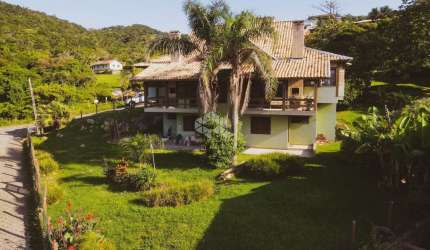 Casa  a venda á 20 metros do mar na praia da  Vigia com vista panorâmica