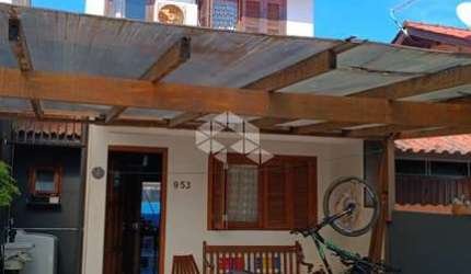 Casa Sobrado com 2 dormitórios, 1 vaga, com 64,88 m² no bairro Ambrósio em Garopaba SC