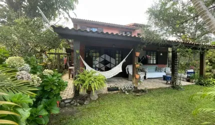 Casa com 3 dormitórios, 2 vagas em 361,25 m² de área total na Praia da Barra em Garopaba SC
