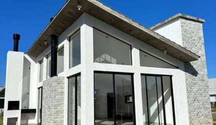 Casa à venda no Condomínio Rosa Internacional com 180m2