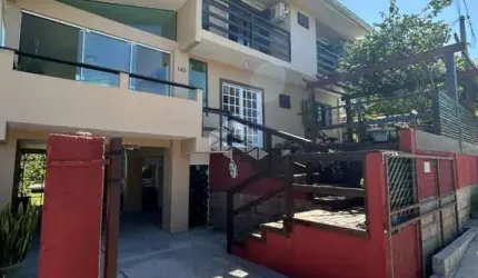Casa com 4 dormitórios, 2 vagas, 217 m² privativos no Village, bairro Ambrósio, Garopaba SC