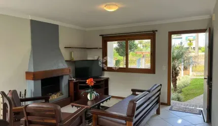 Casa com 4 dormitórios, semimobiliada, 156,00m², em Canela.