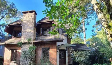 Casa 3 dormitórios, 337m² privativos, na Vila Suzana, em Canela