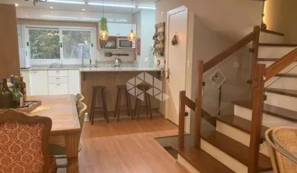 Casa geminada com 3 suítes na Vila Suzana