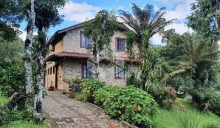 Casa 3 dormitórios com 120m² no Condomínio Lagos de Gramado
