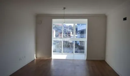 Apartamento 3 dormitórios, 146m² privativos, 2 vagas, no Centro de Gramado, a uma quadra da Rua Coberta