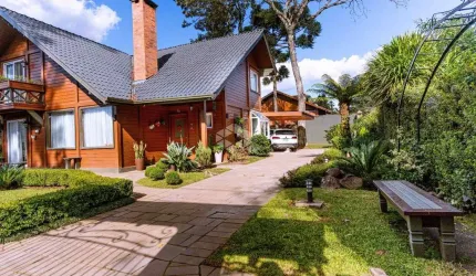 Casa 4 dormitórios, 244,37m², no bairro Planalto em Gramado