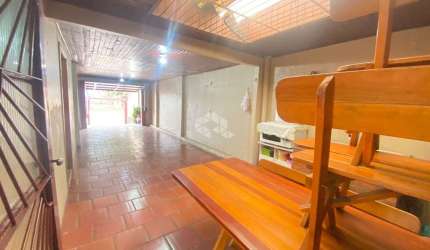 CASA DE 5 QUARTOS, 04 BANHEIROS, COZINHA, SALA, NA MORADA DO VALE 2