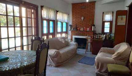 Casa no bairro Dom Feliciano com 5 suítes e elevador