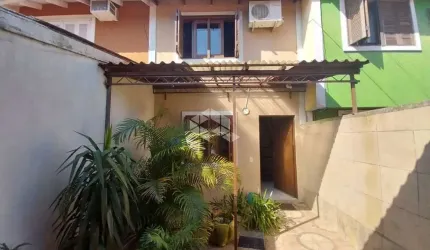 Casa à venda, 2 dormitórios, sendo uma suíte, 2 banheiros, 2 vagas em bairro nobre de Eldorado do Sul - RS