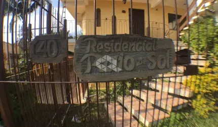 Casa à venda, com 3 quartos, 1 vaga de garagem  próximo ao centro de Guaíba.