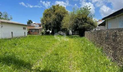 Casa à venda com 3 dormitórios, 2 vagas em pátio amplo no Jardim Santa Rita