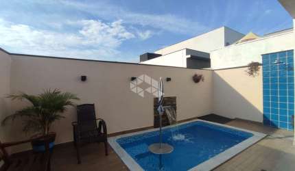 CASA EM SOROCABA COM 2 QUARTOS E PISCINA
