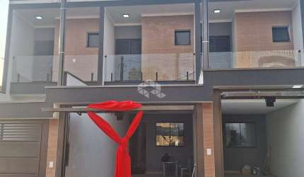 SOBRADOS EM CONSTRUÇÃO NA PENHA COM 3 QUARTOS