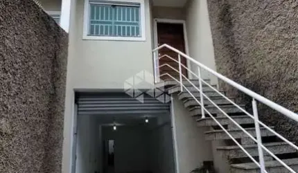 SOBRADO EM ARTUR ALVIM COM 3 QUARTOS