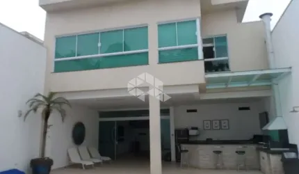 CASA DE ALTO PADRÃO COM 3 DORMITÓRIOS NA PENHA