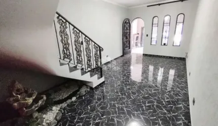 CASA NA CIDADE PATRIARCA COM 4 QUARTOS