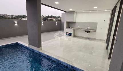 Casa de Condomínio com 4 Quartos e 6 banheiros!