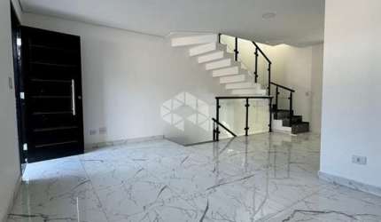 SOBRADO DE 2 SUITES NO ARTUR ALVIM