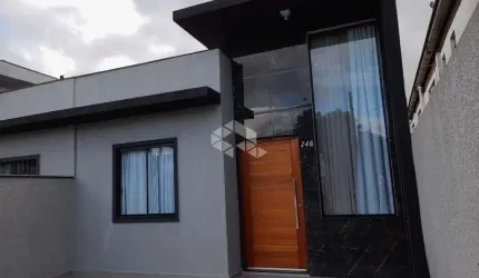 Casa 2 dormitórios com pátio frente e fundos Vila Fátima Cachoeirinha