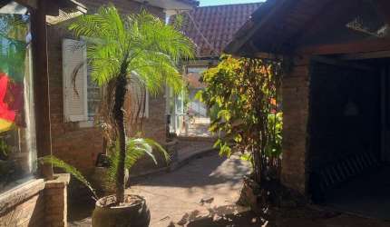 Casa com 3 suítes num terreno 22x44 em Niterói Canoas