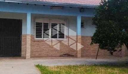 Casa com 3 dormitórios e 2 suítes no Bairro Mathias Velho