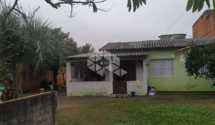 Casa no bairro Mathias Velho com 3 dormitórios e piscina