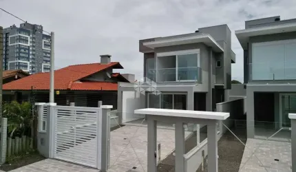 Sobrado ALTO PADRÃO 3 (três) dormitórios sendo 1 suíte bairro Zona Nova