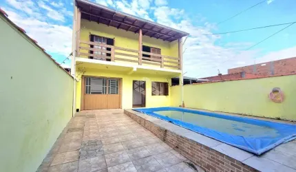 SOBRADO COM PISCINA E SACADA BAIRRO MATO GRANDE! ACEITA FINANCIAMENTO