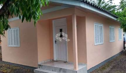 Duas casas em terreno no bairro Igara - Canoas.