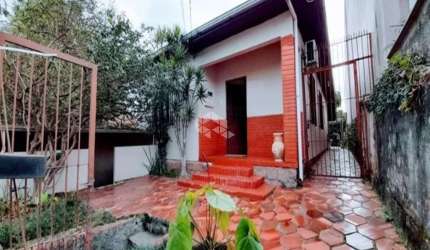 Casa 110m² 03 dormitórios 01 vaga no Bairro Nossa Senhora das Graças em Canoas