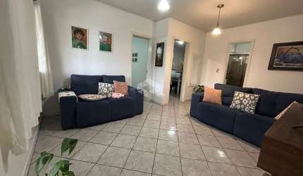 Casa térrea, 4 dormitórios, 2 vagas cobertas no bairro São José