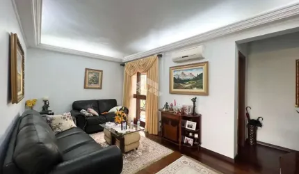 Cobertura duplex, 4 dormitórios, sendo 1 suíte, com piscina, 3 vagas de garagem. Centro Canoas