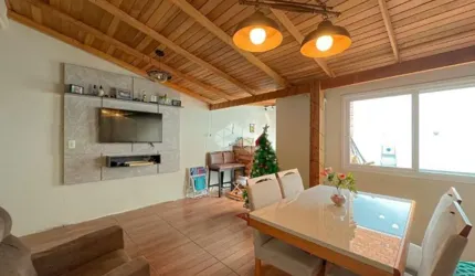 Casa em condomínio fechado 57,36m² 2 dormitórios, 02 vagas, no bairro Olaria em Canoas