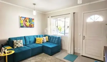 Sobrado em condomínio 78,94m² 03 dormitórios, 02 vagas no Bairro Marechal Rondon em Canoas