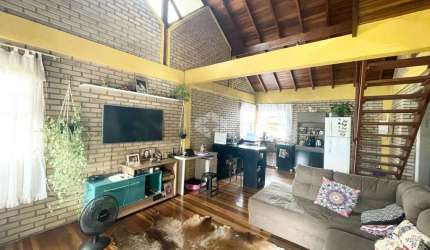 Casa com 3 dormitórios - Bairro Olaria, Canoas.