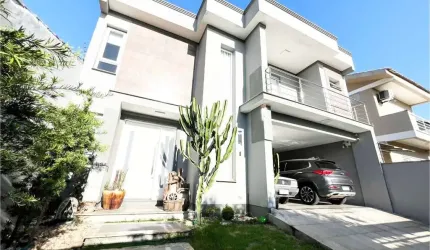 Casa sobrado, 3 dormitórios, sendo 1 suíte, 290m² construídos. Moinhos de Vento, Canoas