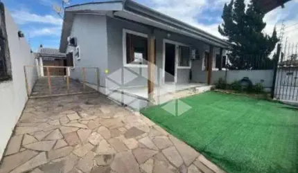 Casa 2 dormitórios, vaga para 3 carros, área privativa 110m² São José/Canoas