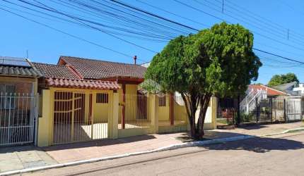 Casa com 3 quartos sendo 1 suíte no bairro Rio Branco