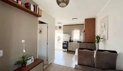 Casa 1dorm com garagem coberta e terreno nos fundos em Cachoeirinha.