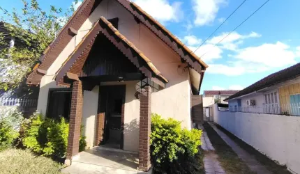 Casa com 3 dormitorios com terreno de 517m2 no bairro Nossa Senhora das Graças.
